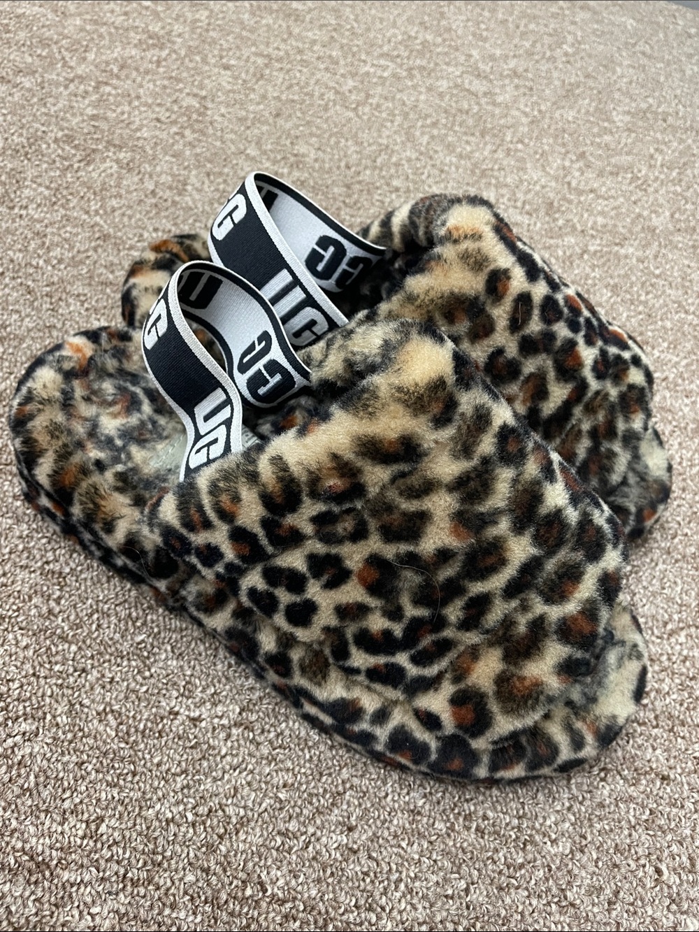 UGG Fluff Yeah Leopard Woman Size 9